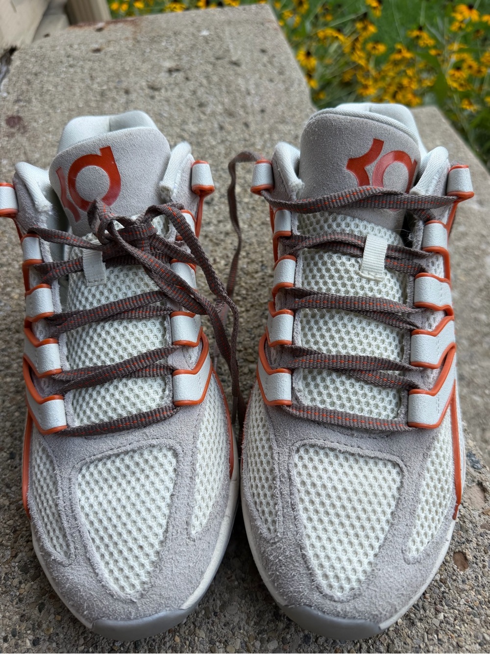 Nike KD 18 “Rise” Basketball Shoes – Men’s Size 8.5 – Soft Pearl/Orange